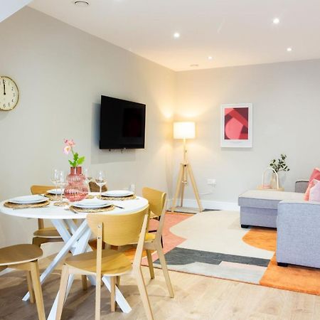דבלין Guestready - Encantando O Apartamento 2Br No Newmarket Hall מראה חיצוני תמונה
