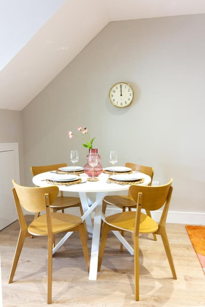 דבלין Guestready - Encantando O Apartamento 2Br No Newmarket Hall מראה חיצוני תמונה